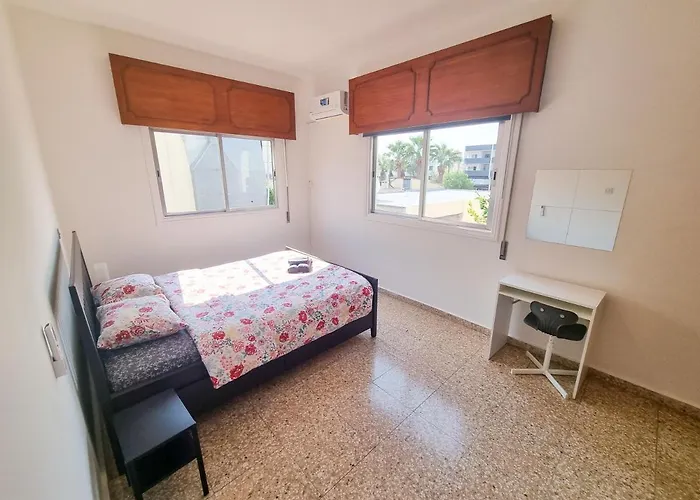 Luxury - Smart Tv With Netflix Larnaca